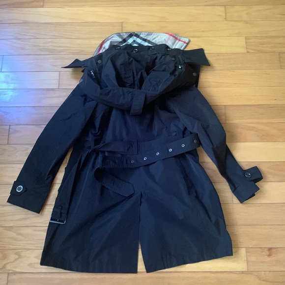 Burberry trench coat - Picture 2 of 10